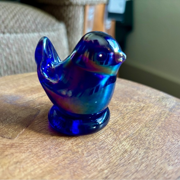 Leo Ward “Bluebird of Happiness” Iridescent Blue Glass Figurine signed & dated - Picture 2 of 14